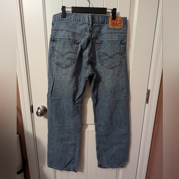 569 Levi's Mens 33/32 Medium Wash - Picture 2 of 6